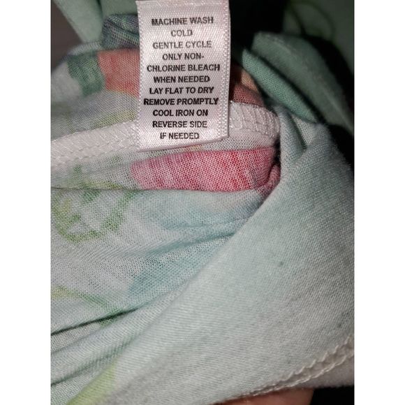 Cato Women's Plus Sized Top Spring & Summer Lightweight Floral Design 22/24 - Picture 7 of 10